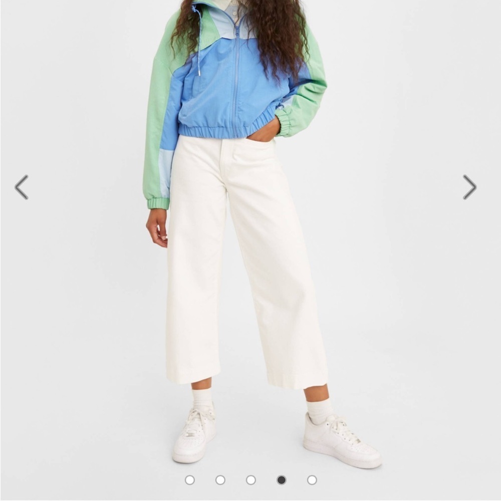 Levi’s Ribcage Wide Leg Crop White Jeans Size 28